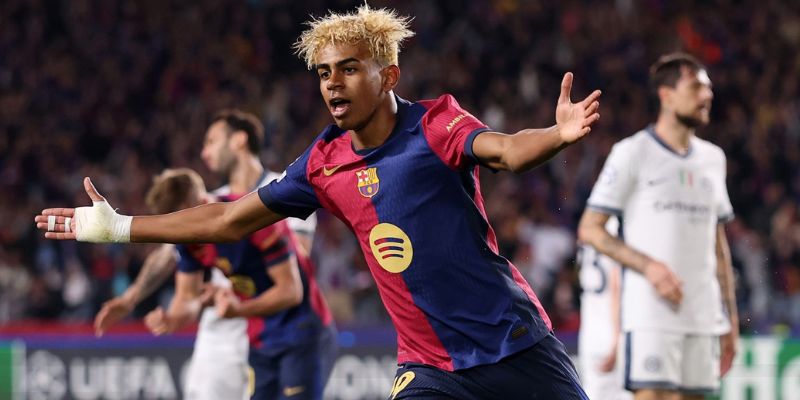 Lamine Yamal có vượt trội hơn Messi và Ronaldo ở tuổi 17?